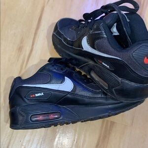 Nike Air Max Black and White sz 5.5YOUTH/ 7.5 WMNS lace up Sneakers